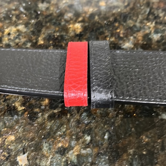 SOLD / Authentic Gucci Belt Black & Red reversible with Gold buckle . - Picture 8 of 10